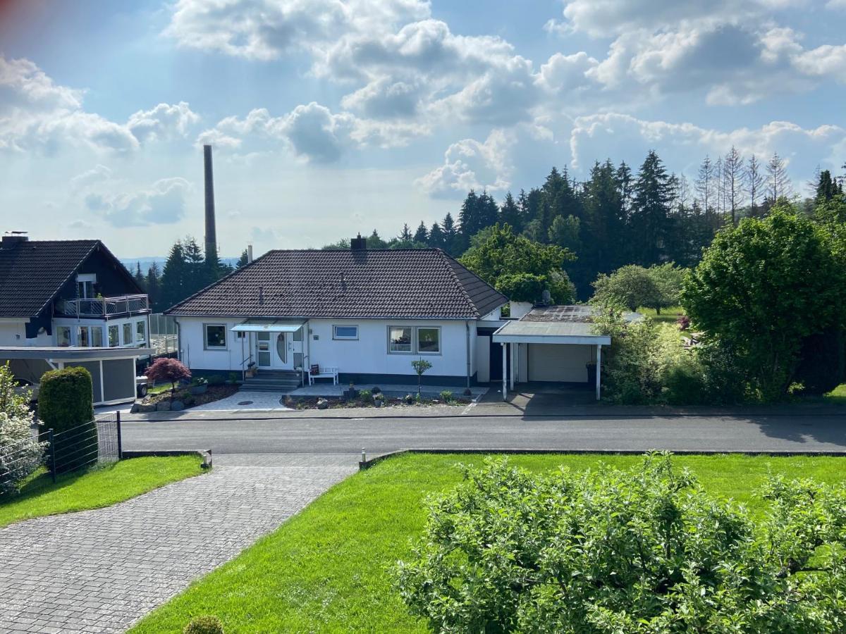 Buchlindenweg - Zimmer & Ferienwohnung Breitscheid  Экстерьер фото