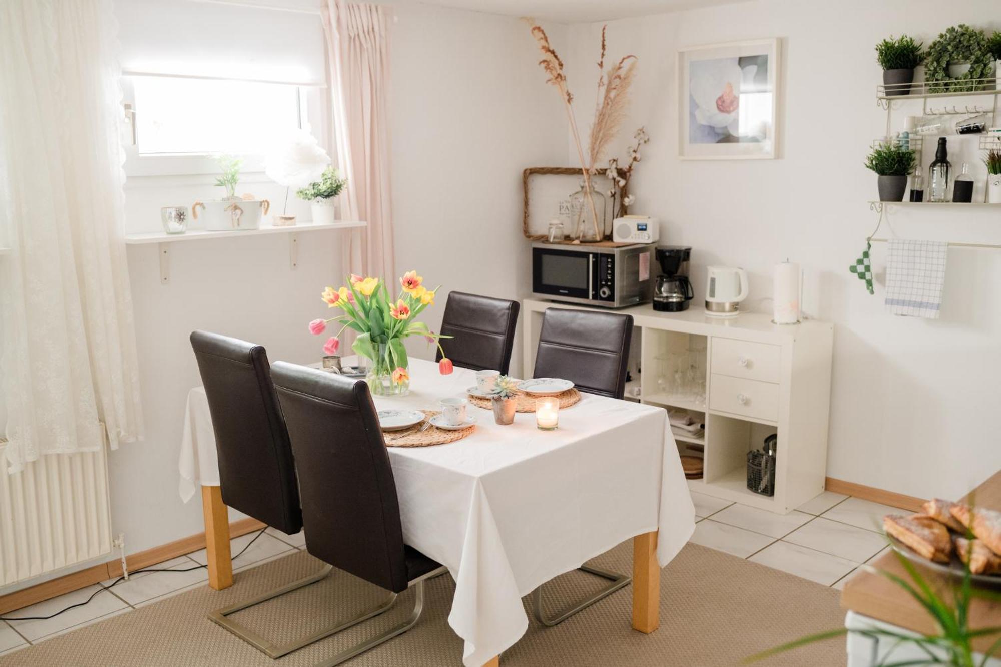 Buchlindenweg - Zimmer & Ferienwohnung Breitscheid  Экстерьер фото