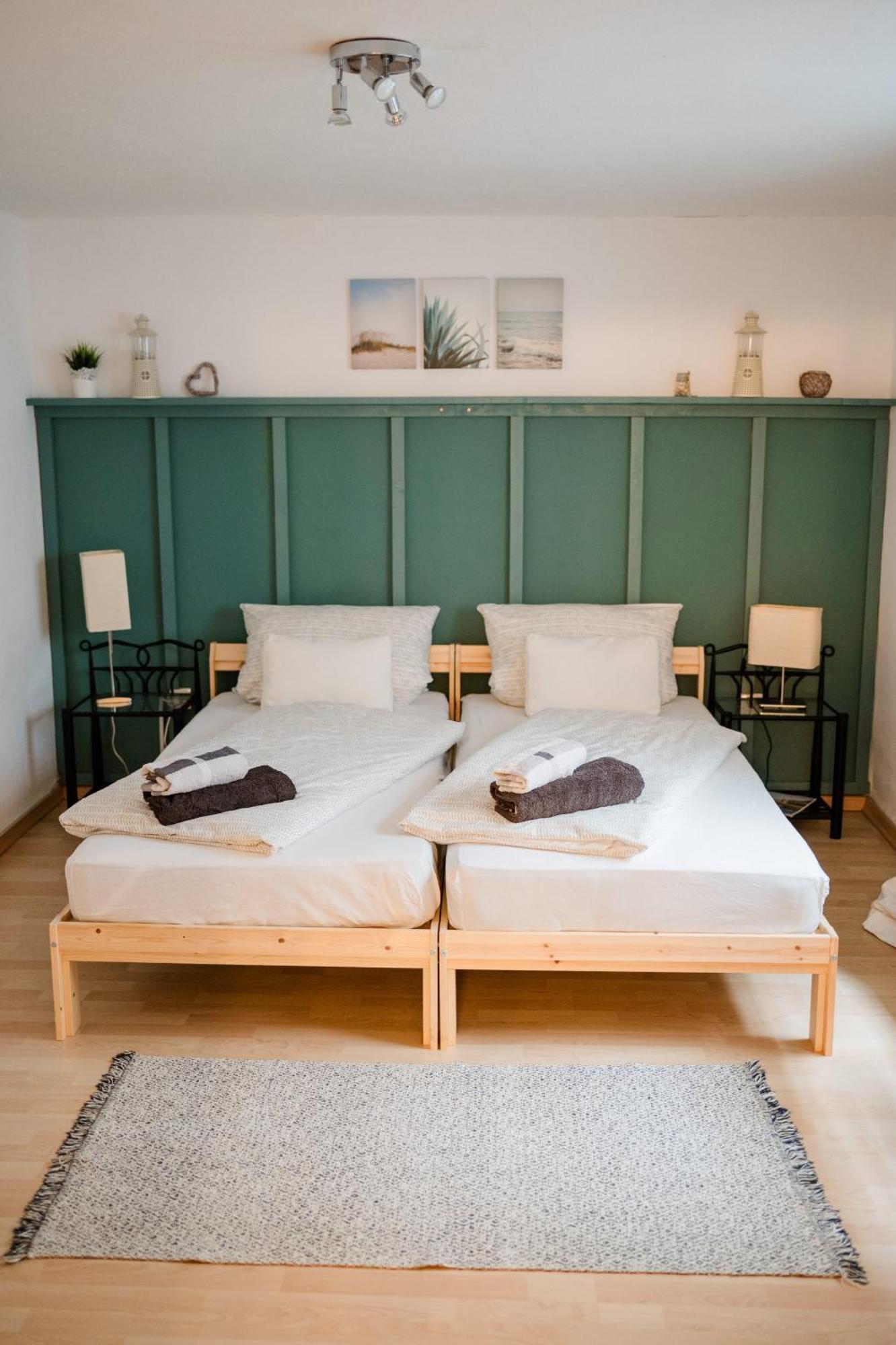 Buchlindenweg - Zimmer & Ferienwohnung Breitscheid  Экстерьер фото